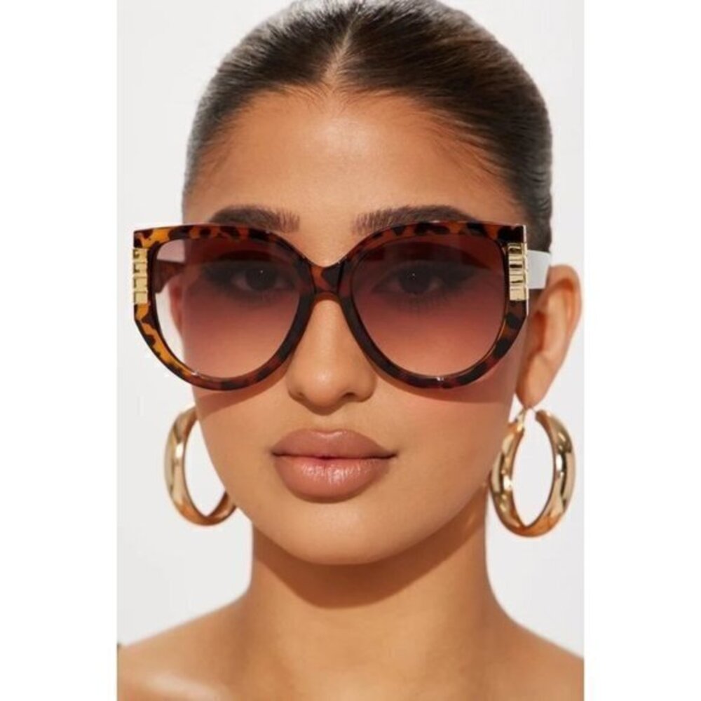 So‎ Purrsuasive Cat Eye Frame Sunglasses Tortoise